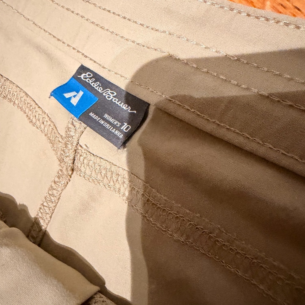 Eddie Bauer Guide Pro Khaki Cargo Short sz 10 outdoor hiking Bermuda athletic - Picture 3 of 4